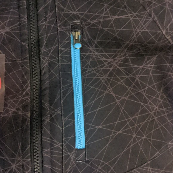 Under Armour women's snowboard jacket - Picture 8 of 17